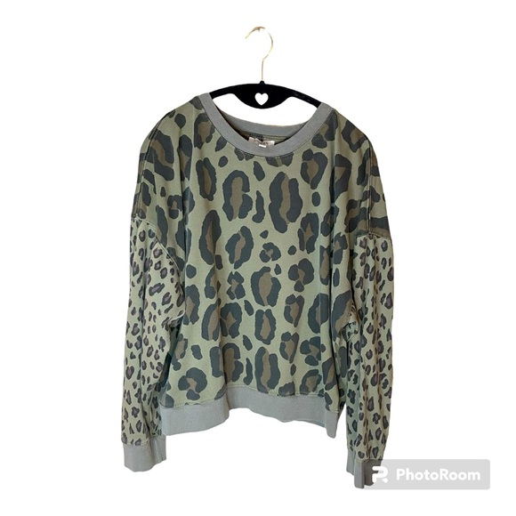 Umgee Tops - Umgee Green‎ Leopard Top Size Large